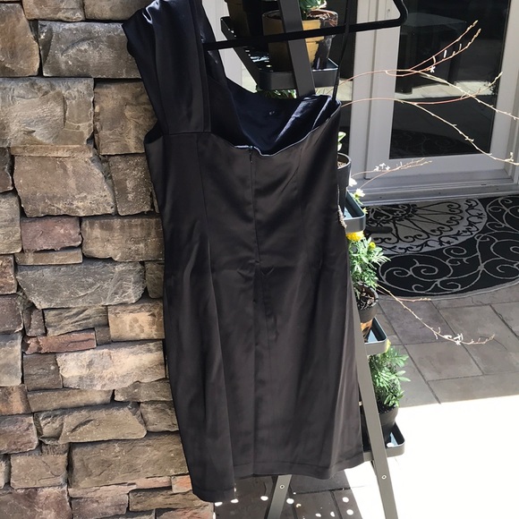 Dress - Picture 2 of 5